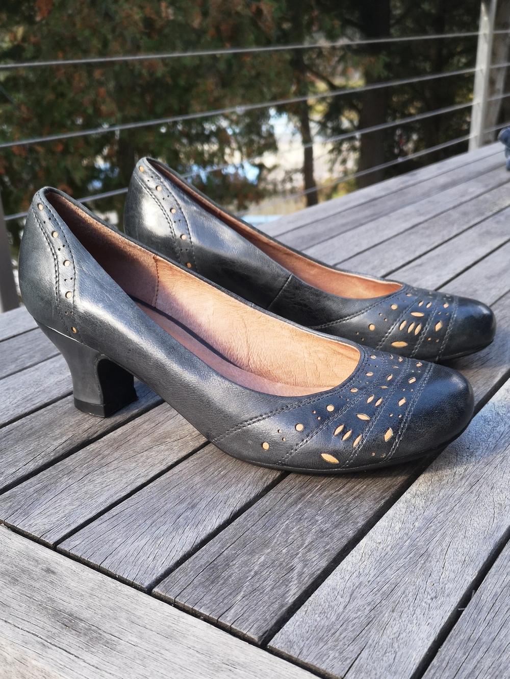 Miz Mooz leather rounded-toe pumps